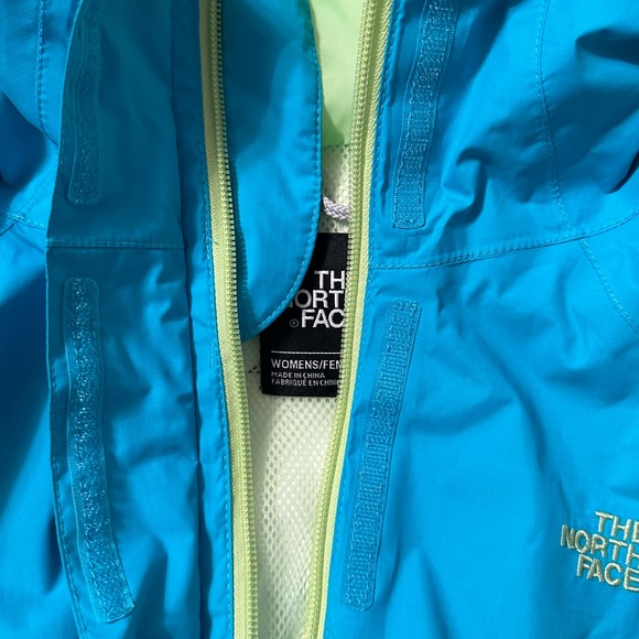 North face women’s small rain Jacket - Picture 4 of 7